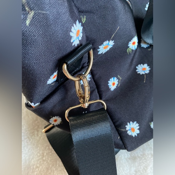 Alice + Olivia daisy print duffel bag | travel | luggage | weekender - Picture 4 of 5